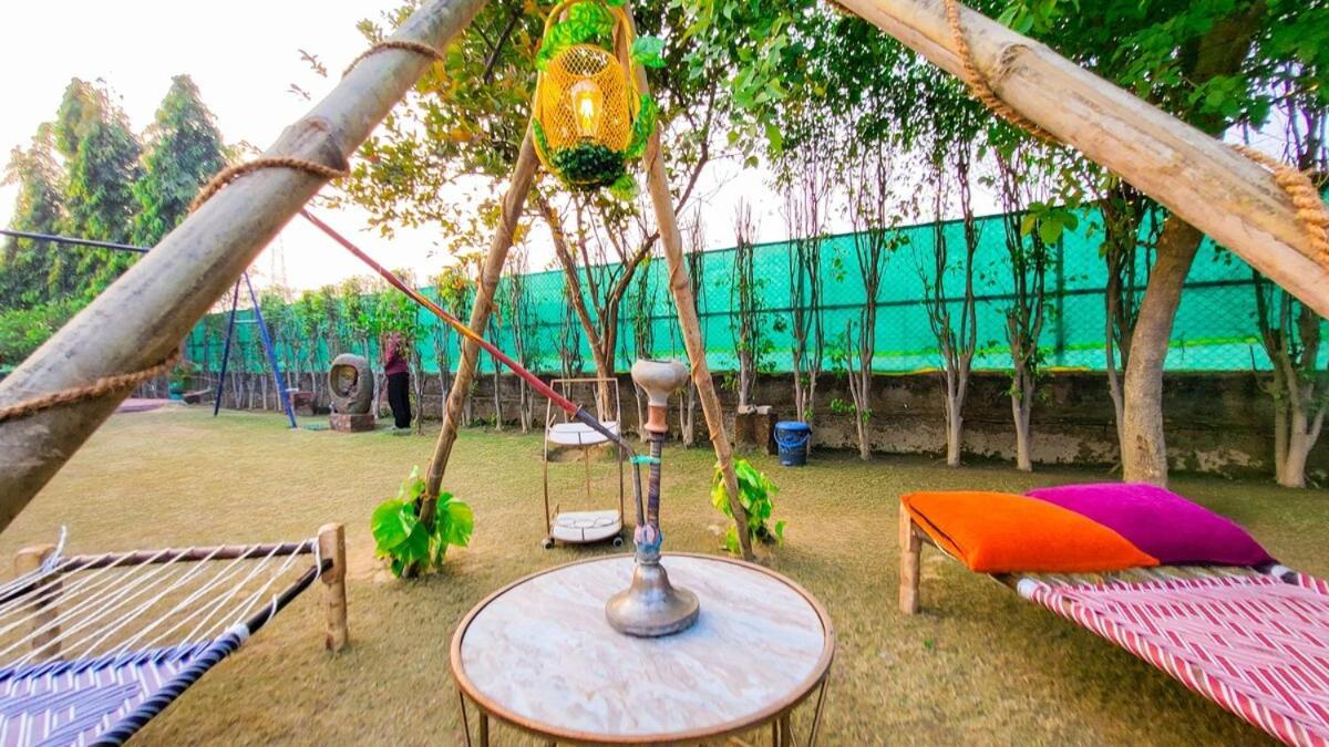 Vacationbuddy 2 Bhk Farmstay With Pool At نويدا الكبرى المظهر الخارجي الصورة