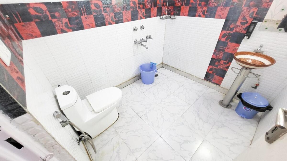 Vacationbuddy 2 Bhk Farmstay With Pool At نويدا الكبرى المظهر الخارجي الصورة