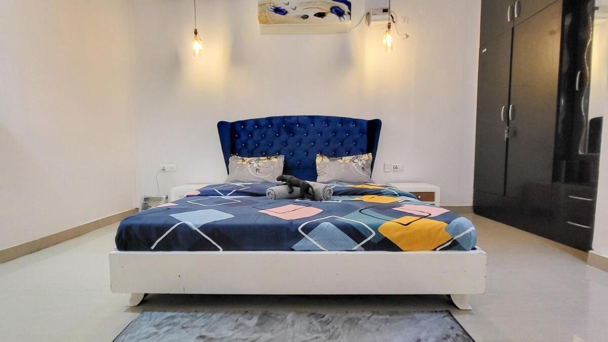 Vacationbuddy 2 Bhk Farmstay With Pool At نويدا الكبرى المظهر الخارجي الصورة
