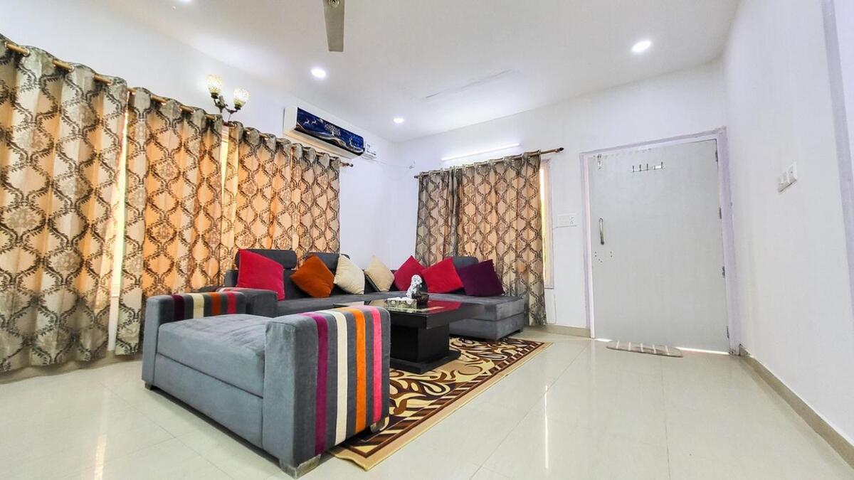 Vacationbuddy 2 Bhk Farmstay With Pool At نويدا الكبرى المظهر الخارجي الصورة