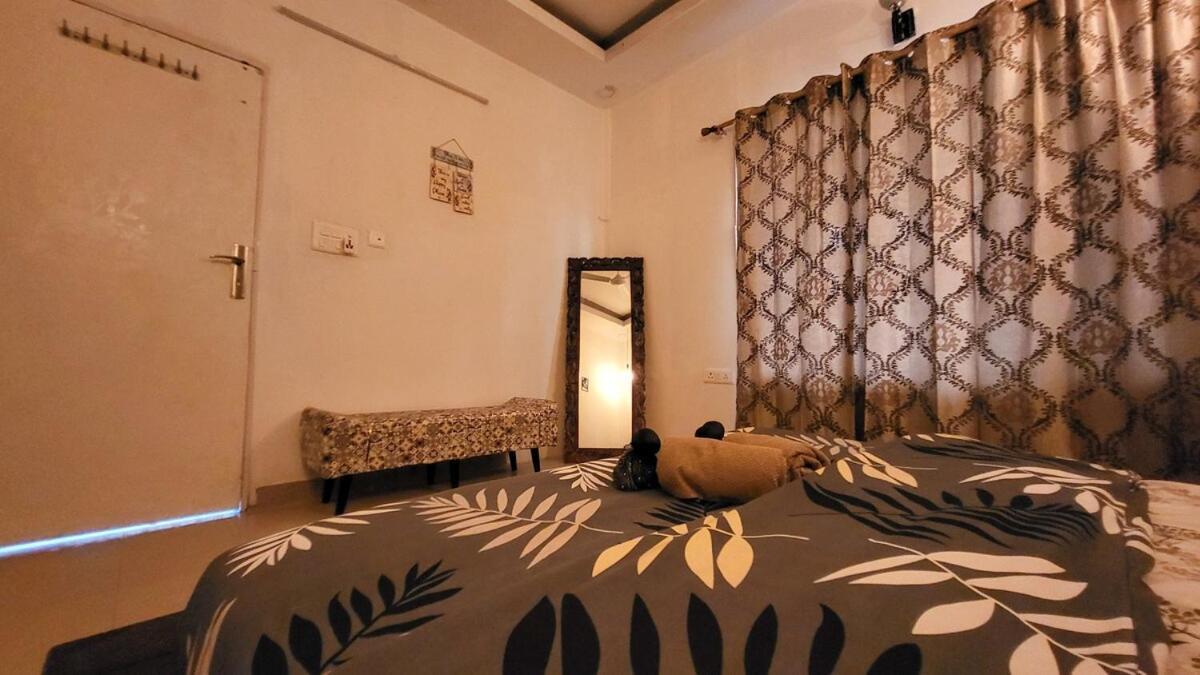 Vacationbuddy 2 Bhk Farmstay With Pool At نويدا الكبرى المظهر الخارجي الصورة